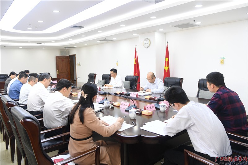 房灵敏参加自治区纪委监委办公厅党支部组织生活会时强调在“悟”“实”“效”上下功夫 不断提升“三服务”水平