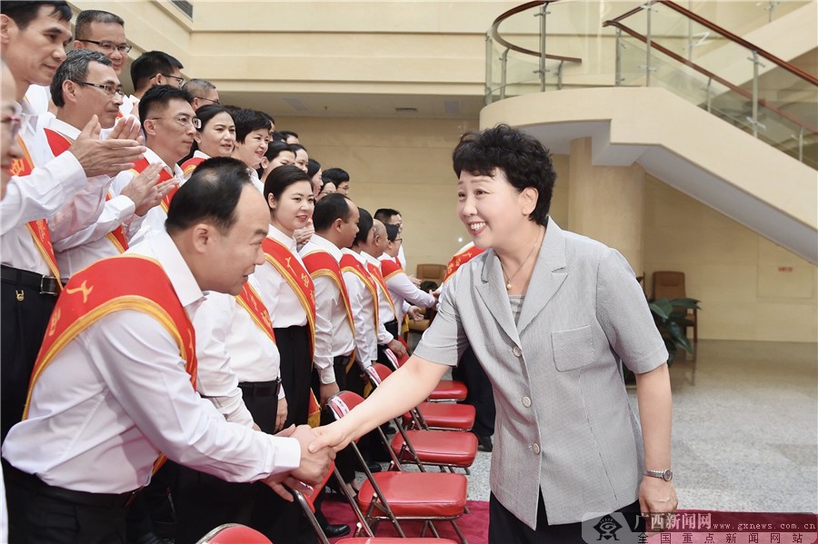 广西勤廉榜样先进事迹主题情景报告会在邕举行 鹿心社作出批示