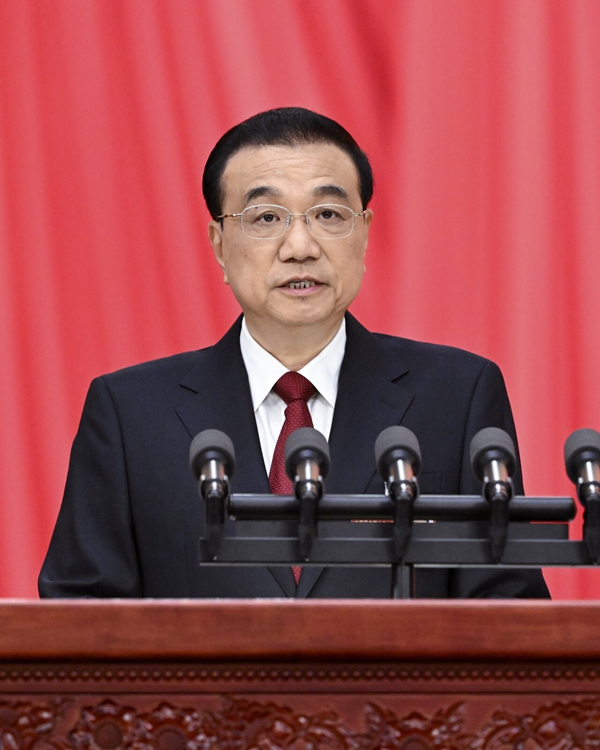 十四届全国人大一次会议在京开幕  习近平等在主席台就座