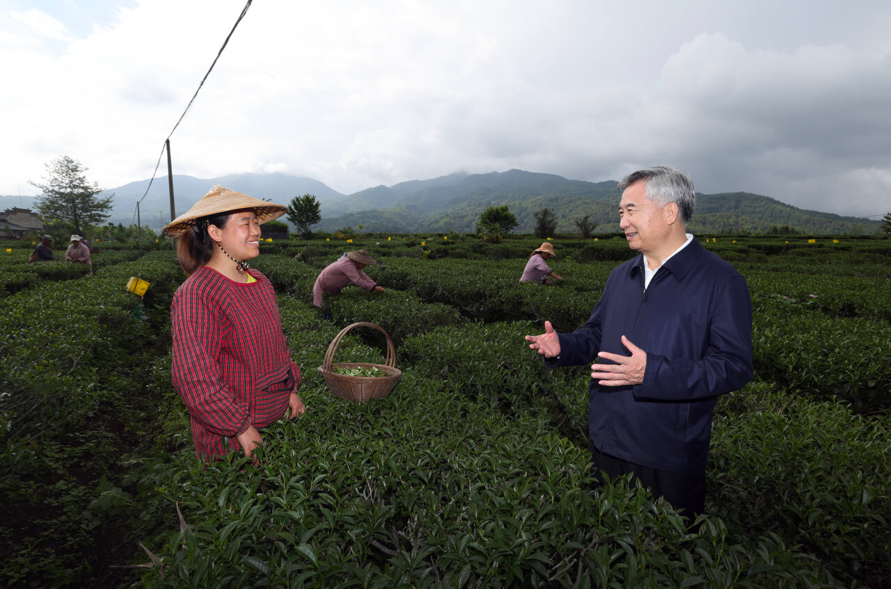 李希在云南调研时强调持续抓好主题教育和教育整顿把对“两个确立”“两个维护”的深刻领悟转化为纪检监察工作高质量发展实际成效