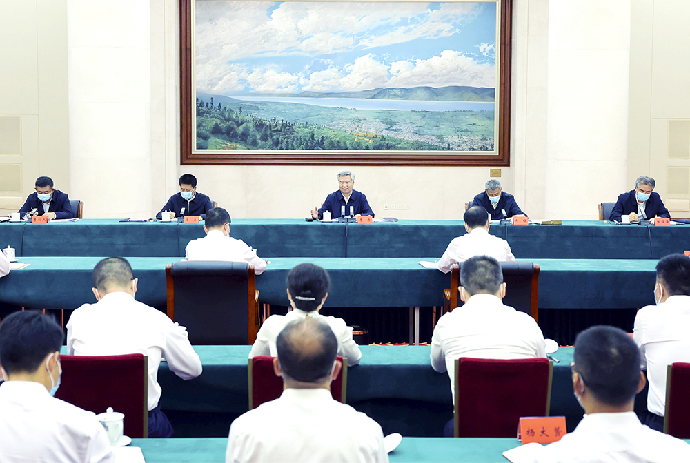 李希在云南调研时强调持续抓好主题教育和教育整顿把对“两个确立”“两个维护”的深刻领悟转化为纪检监察工作高质量发展实际成效